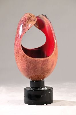 Große Glasskulptur, Dino Rosin (geb. 1948), Vetreria Murano Arte, Calcedonia-Glas, organisch ovoide nach oben aufgebrochene Form, schwarzer ...