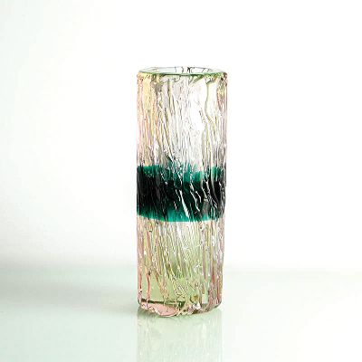 Glasvase, Ermanno Nason für Cenedese, grün getöntes Glas, eingeschmolzener türkisfarbener Streifen, organisch strukturierte Oberfläche, H. 29,5 ...