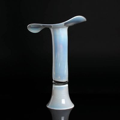 Studioglasvase, Erwin Eisch, farbloses Glas, milchweiß überfangen, geschliffener Dekor bez. "Von Libido bis Warmluft", organische Form, ...