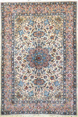 Esfahan fein, Persien, Mitte 20.Jhd., Korkwolle mit und auf Seide, ca. 164 x 111 cm,ca. 1,0 Mio. Kn/qm, EHZ: 2, reinigungsbedürftig