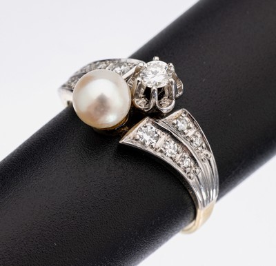 14 kt Gold Perl-Diamant-Ring, GG/WG 585/000, Zuchtperle, D. ca. 6.5 mm, 1 Brillantund 10 8/8-Diamanten zus. ca. 0.25 ct Weiß/si, ca. 4.7 g, RW 63