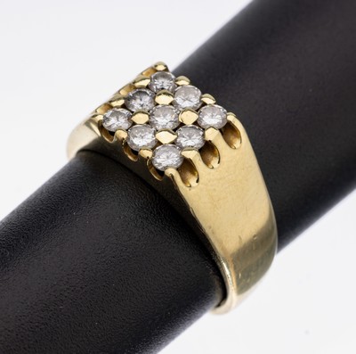 14 kt Gold Brillant-Ring, GG 585/000, 9 Brillanten zus. ca. 0.50 ct Weiß/si, RW 52, ca. 5.2 g