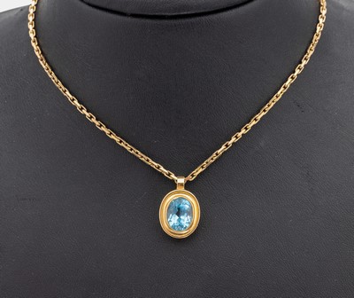18 kt Gold Topas-Anhänger, GG 750/000, ovalfacett. Blautopas (beh.), an Kette, GG 333/000, L. ca. 45.5 cm, Magnetschließe, ca. 9.3 g