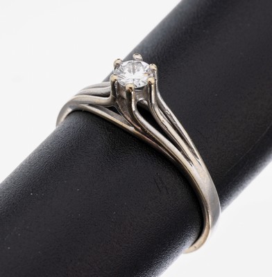 14 kt Gold Brillant-Ring, WG 585/000, Brillant ca. 0.20 ct Weiß/vs, RW 56, ca. 2 g