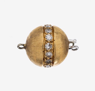 18 kt Gold Diamant-Kettenschließe, GG 750/000, mittig bes. mit 12 8/8-Diamanten zus.ca. 0.18 ct Weiß/si, Kugel sat., D. ca. 11 mm,ca. 4.6 g