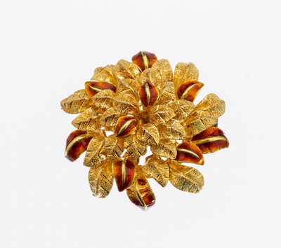 18 kt Gold Email-Brosche, GG 750/000, blütenförm., einzelne Blätter grav. und rot/braun emaill., z.T mit kl. Fehlstellen aufw. Handarbeit, ca. ...