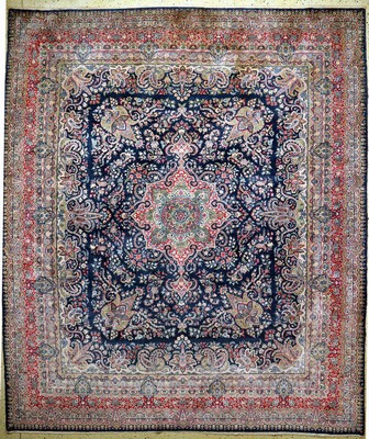 Kerman"Lawar" fein alt, Persien, Anfang 20.Jhd, Wolle auf Baumwolle, ca. 350 x 300 cm,Reinigungsbedürftig, EHZ: 2