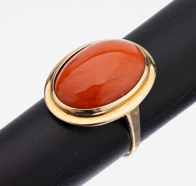 14 kt Gold Koralle-Ring, 1950er Jahre, GG 585/000 gepr., gr. ovaler Korallen-Cabochon, RW 59, ca. 6.4 g, Versand nur innerhalb der EU