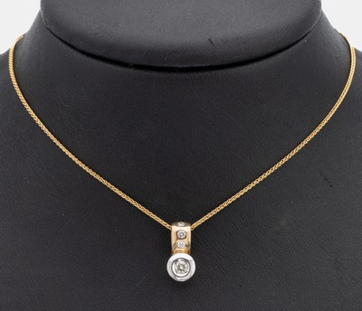 14 kt Gold Brillant-Anhänger, WG/GG 585/000, in WG gefasster Brillant ca. 0.15 ct l.get.Weiß/vs, Öse mit 3 Brillanten zus. ca. 0.05 ct ...