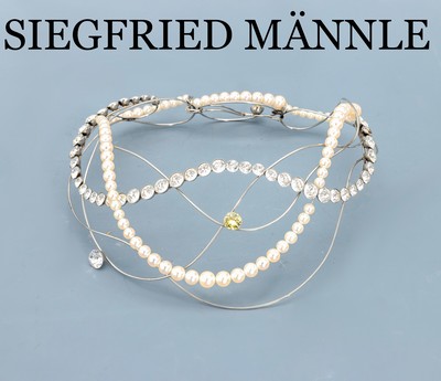 Designercollier SIEGFRIED MÄNNLE, 5 Edelstahldrähte in sich asymm. versetzt verflochten, Swarovski-Glassteine und Perlen in sich verschlungen und ...