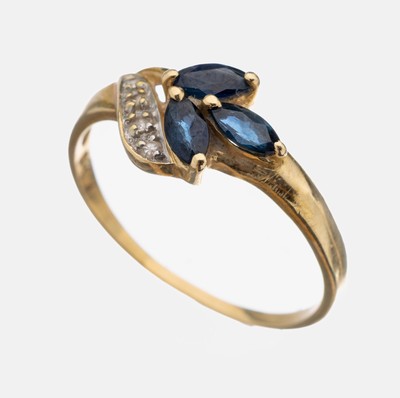 14 kt Gold Saphir-Diamant-Ring, GG 585/000,3 Saphir-Navettes zus. ca. 0.20 ct, 4 8/8- Diamanten zus. ca. 0.04 ct (grav.) Weiß/si, RW56, ca. 1.9 g
