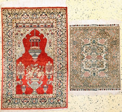 Ein paar Seiden Hereke, China, Ende 20.Jhd,reine Naturseide, ca. 95 x 63 cm & ca. 63 x 48 cm, EHZ: 2