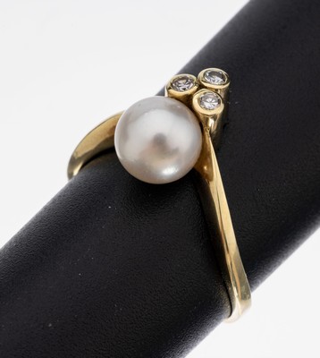 14 kt Gold Perl-Diamant-Ring, GG 585/000, weiße Perle ca. 4 mm, schönes Lüster, 3 Diamanten zus. ca. 0.06 ct Weiß/si, ca. 3 g, RW 55.5