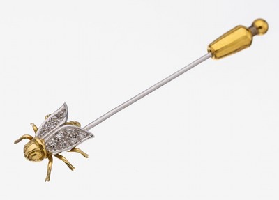 18 kt Gold Diamant-Anstecknadel, GG/WG 750/000, Kopf in Form einer Biene, Flügel WG mit 12 8/8-Diamanten zus. ca. 0.10 ct Weiß/si,L. ca. 6 cm, ca. ...