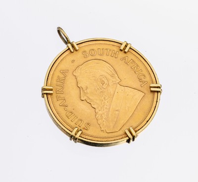18 kt Gold Münz-Anhänger Krügerrand, Fassung GG 750/000 gepr., gefasste Goldmünze, Krügerrand, Südafrika 1970, Springbock, ca. 38.4 g