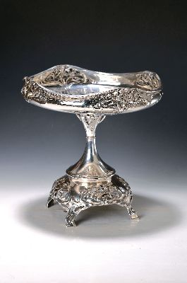 Tafelaufsatz, Jugendstil, Wilhelm Binder, um 1900, 800er Silber, floraler Dekor in Durchbrucharbeit, leicht ausgestellte Limme und gewölbte ...