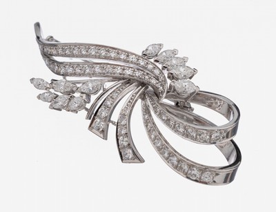 18 kt Gold Diamant-Brosche, WG 750/000, 11 Diamant-Navettes zus. ca. 1.12 ct, 57 Brillanten zus. ca. 1.45 ct feines Weiß- Weiß/vvs, stil. ...