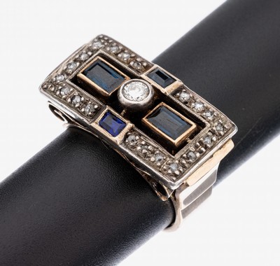 8 kt Gold Diamant-Saphir-Ring, 1940er Jahre, RG 333/000, Ringkopf schauseitig Silber, durchbrochen, mittig Brillant ca. 0.15 ct Weiß/si, 20 ...