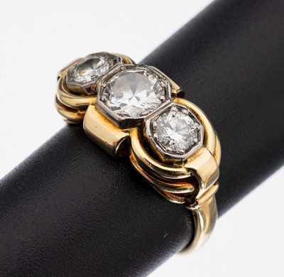 14 kt Gold Brillant-Ring, 1950er Jahre, GG/WG 585/00, 3 in WG gefasste Brillanten zus.ca. 1.30 ct Weiß-l.get.Weiß/si, RW 54, ca. 5.0 g