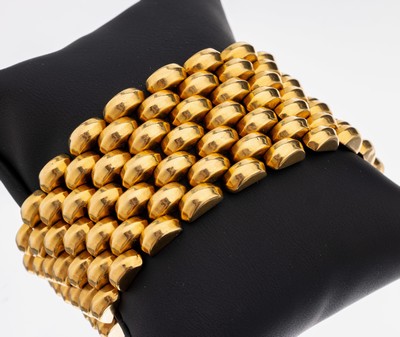18 kt Gold Armband, GG 750/000 gepr., 7- rhg., halbrunde Glieder, pol., L. ca. 20 cm, Kastenschloss mit Sicherheitskettchen, Marken verschlagen, ca. ...