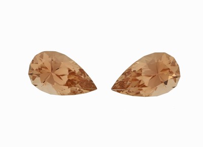 Lot 2 lose Imperial Topase, zus. ca. 32 ct, facett. Tropfenschliff, Light Reddish Orange, min. Größenunterschied