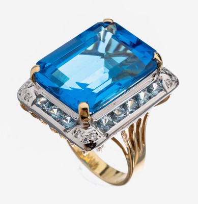 14 kt Gold Topas-Ring, GG 585/000, facett. Topas ca. 30 ct (beh.) "Swiss Blue", 16 rundfacett. Topase (beh.) zus. ca. 1.60 ct,12 ...