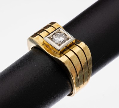 14 kt Gold Brillant-Ring, 1950er Jahre, GG/WG 585/000, qualitätvolle Verarbeitung, in WG gefasster Brillant ca. 0.40 ct l.get.Weiß/si, RW 63, ca. ...