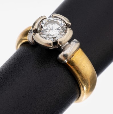 18 kt Gold Brillant-Ring, GG/WG 750/000, inWG gefasster Brillant ca. 1.01 ct feines Weiß/p 1, RW 56, ca. 8.0 g, Juwelier- Zertifikat von 1995 anbei