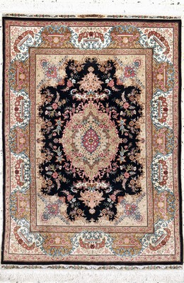 Hereke Seide Sehr fein(15 x 15) Türkei, signiert"Özipek", Mitte 20.Jhd, reine Naturseide, ca. 82 x 60 cm, ca. 2,2 Mio. Kn/qm, ...