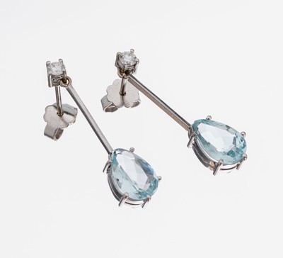 Paar 14 kt Gold Aquamarin-Brillant-Ohrstecker, WG 585/000, länglich bewegl., 2 facett. Aquamarin-Tropfen zus. ca. 3.20 ct, 2 Brillanten zus. ca. ...