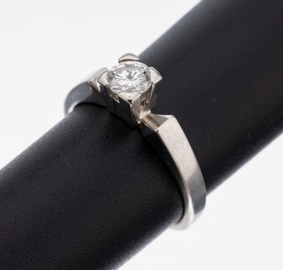 18 kt Gold Brillant-Ring, WG 750/000, Brillant ca. 0.35 ct feines Weiß/si, RW 51, ca. 3.9 g