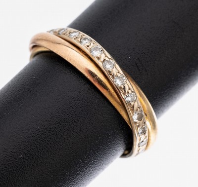 14 kt Gold Brillant-Ring, GG/RG/WG 585/000,3 ineinander verschlungene Ringe, WG Ring mit 15 Brillanten zus. ca. 0.15 ct Weiß/si, RW 50, ca. 3.0 g