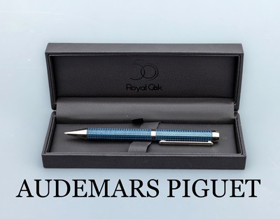 AUDEMARS PIGUET Kugelschreiber, zum 50. Jubiläum der Royal Oak, oktogonale Grundform mit fein grav. Muster, erinnert an der ...