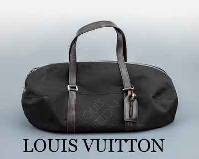 LOUIS VUITTON Weekender, schwarzes Synthetik mit Louis Vuitton Paris Schriftzug, innen großes Fach, kl. Fach mit Reißverschluss, dunkelbraune ...