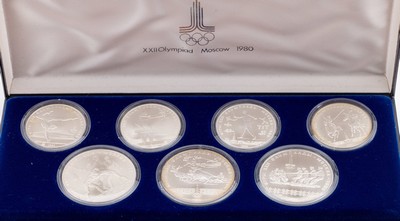 Set 7 Silbermünzen, Olympiade in Moskau, 1980, 3 x 10 Rubel, 4 x 5 Rubel, Darstellung verschiedener olympischer Disziplinen, in Münzkapseln, in ...