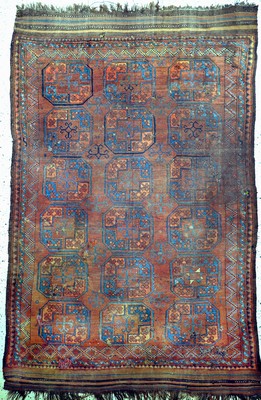 Ersari"Hauptteppich"antik, Turkmenistan, 19.Jhd, Wolle auf Wolle, ca. 290 x 195 cm, EHZ: 4, (mehrere geflickte Stellen).
