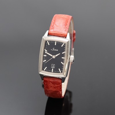 SINN Damenarmbanduhr Referenz 243 in Titan, Schweiz um 2005, Automatik, Boden 4-fach verschr., schwarzes Zifferbl. m. aufges. Leuchtind., ...