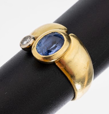 18 kt Gold MANFREDI Saphir-Brillant-Ring, GG 750/000, ovalfacett. Saphir ca. 1.60 ct, Brillant ca. 0.12 ct Feines Weiß/vs, RW 57, ca. 8.7 g