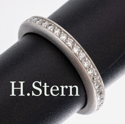 18 kt Gold H. STERN Brillant-Ring, WG 750/000, 20 Brillanten zus. ca. 0.20 ct Weiß/si, Signatur, ca. 3.6 g, RW 53