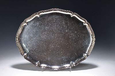 Ovales Silbertablett, Wilhem Binder, 1930er Jahre, 830er Silber, 8-passige Form, profilierter Rand, ca. 45 x 35cm, ca. 1060 g Gebr.-spuren