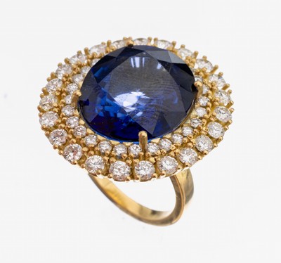 18 kt Gold Brillant-Saphir-Ring, GG 750/000, ovalfacett. Saphir (beh.) ca. 27.0 ct, 51 Brillanten zus. ca. 2.70 ct Weiß/si und p1, ca. 18.0 g, RW 55
