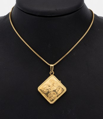 18 kt Gold Medaillon-Anhänger, GG 750/000, florale Gravuren, Perlleistenverzierung, Platzfür 2 Photos, an Kette, L. ca. 60 cm, Federringschließe, ...