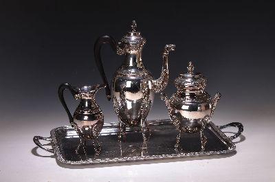 Kaffeeset, Frankreich, J. Noe, 2. Hälfte 20. Jh., Metall versilbert, klassizistischer Dekor mit Palmblättern und leicht gebogenen hohen Beinen, ...