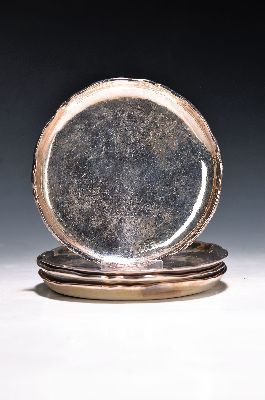 4 Untersetzer aus Silber, Lutz & Weiß, Pforzheim, 925er Silber, vielpassiger Rand, D. 13 cm, 610g, Gebrauchsspuren