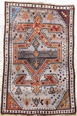 Ghaschgai-Gabbeh, Persien, Anfang 20.Jhd, Wolle auf Wolle, ca. 194 x 134 cm, EHZ: 3(kleines Loch)