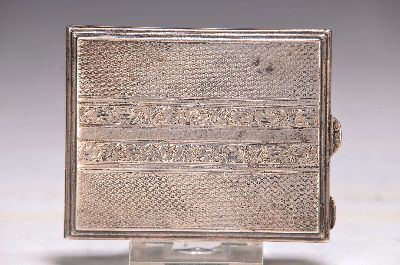 Zigarettenetui aus Silber, um 1900, 900 silber, aufklappbar, innen mit Spiegel, Markenverschlagen, 8x6,5 cm, 90g