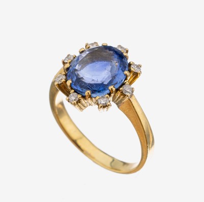 18 kt Gold Saphir-Diamant-Ring, GG 750/000,ovalfacett. Saphir ca. 4.0 ct, umgeben von 8 8/8-Diamanten zus. ca. 0.16 ct Weiß/p, RW 56, ca. 6.4 g