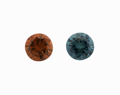 Lot 2 lose Brillanten, zus. ca. 1.71 ct Blau und Cognac (beh.)