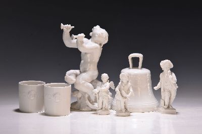 8 Porzellanteile, KPM Berlin, 20. Jh., Putto mit Schalmeien, Entwurf Paul Scheurich, aus dem Tafelaufsatz "Geburt der Schönheit", H. 18.5 ...