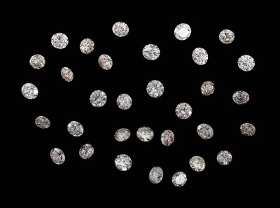 Lot 32 lose Brillanten zus. ca. 2.92 ct get. Weiß-light Brown-light Yellow/p